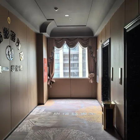 Haoqian Shadow Hotel