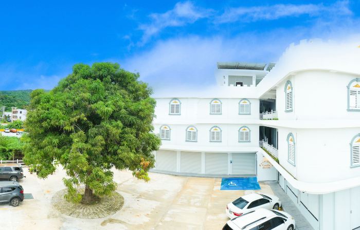 Snowwhite castle hotel