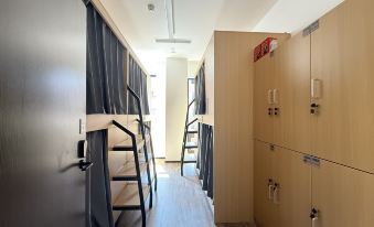 Qingqing Gaoshengdian Youth Hostel Hub (Quancheng Plaza Daming Lake)