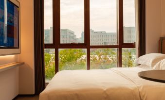 New Beacon Shangju Hotel (Optics Valley Huijin Center Branch)