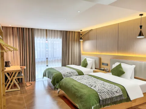 觀疆也民宿（賽里木湖東門遊客中心店）