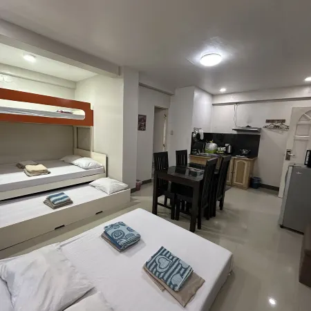 Beinte Singko de Marso Apartments
