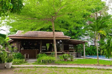 Kep Arunrass Boutique