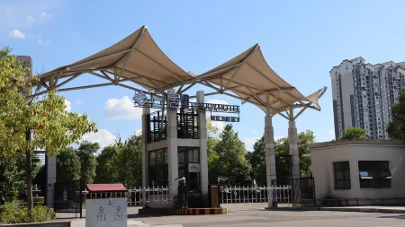 Hongjiang Qianyang Ancient City Yunju Hotel Отели рядом с достопримечательностью «Yiwan Ruiqi»