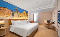 Vienna Hotel (Nanjing Olympic Sports Center Hongyang Home Expo Center Subway Station) - Hot Springs