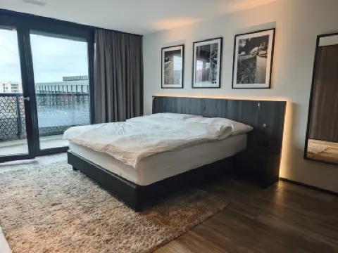 Sun Tower Apartment in Zürich Stettbach シュテットバッハ駅周辺のホテル
