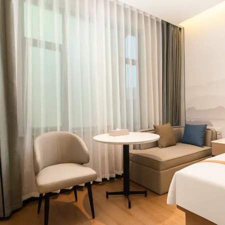 Greentown Hotel (Aksu Jinhuan Plaza Branch)