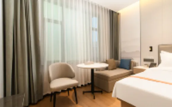 Greentown Hotel (Aksu Jinhuan Plaza Branch)