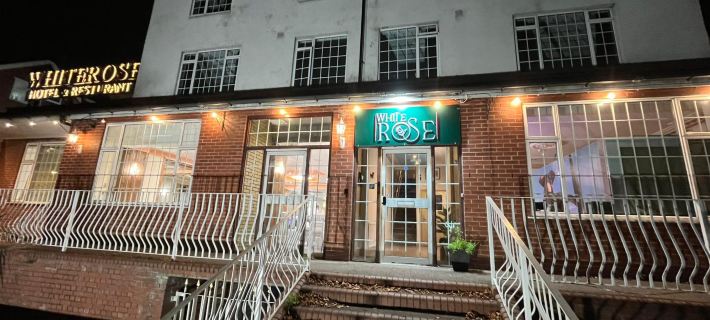 White Rose Hotel & Restaurant - Leeds Hotels in Leeds