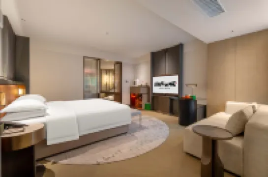 Yanguan Chaolezhicheng Old Town Hotel