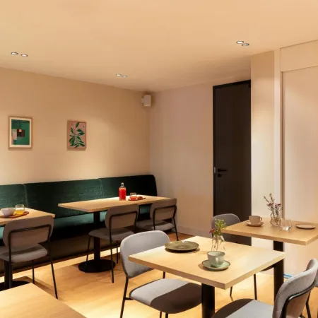 Hotel Middelland Rotterdam Отели рядом с достопримечательностью «Дельфсхавен»
