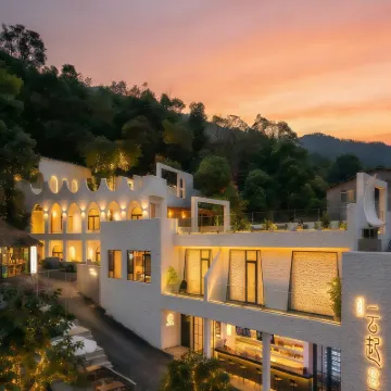 Changsha Yunqi · Residents' Accommodation Hotels near Autumn-Admiring Pavilion