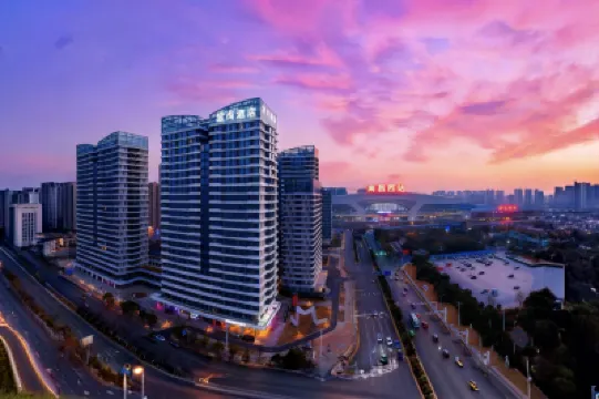 이쟈무 호텔 (난창서역 북광장 성푸요우)  호텔