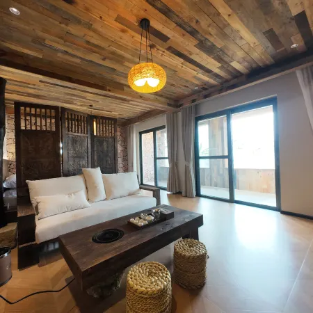 Xingyi Qiaogu Daoshe Homestay