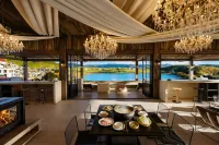 松贊林裏雪山湖泊景觀ホテル（香格里拉松贊林寺観光地內）