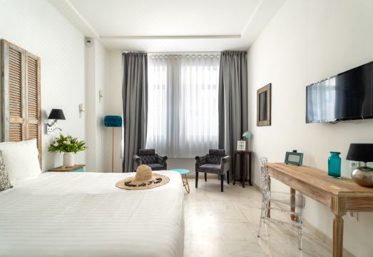 4. 호텔 라 빌라 ..