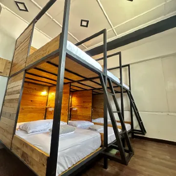 Yellow Umbrella Hostels Hotels near Cebu City Philippines Temple