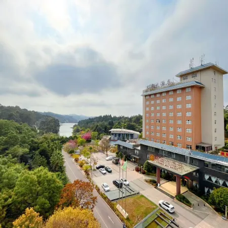 Shuang Bai Hotel
