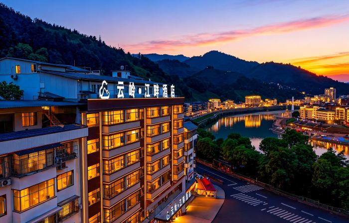 Yunling Riverside Hotel (Congjiang County Government)