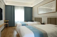 拾叄間·Thirteen Rooms 山野簡奢度假美宿（精河店）