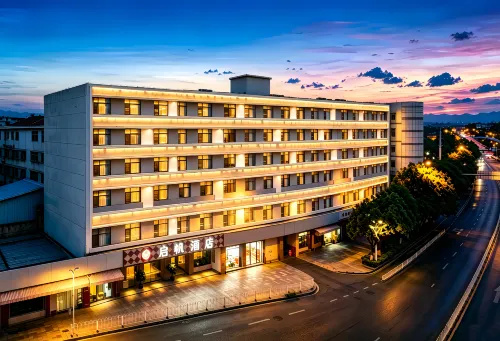 Qifan Hotel (Kunming Railway Station Huannan South Road Metro Station Branch) - Gym