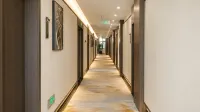 8090 Internet Hotel (Jianshui Zitao Street Guangci Lake Branch) - Esports