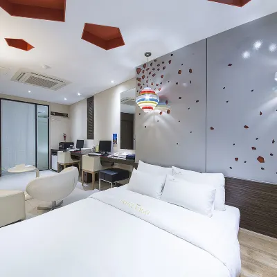 Vago Hotel Отели рядом с достопримечательностью «Рынок Амса»