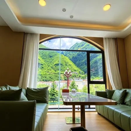Blackwater Glacier Escape Hotel