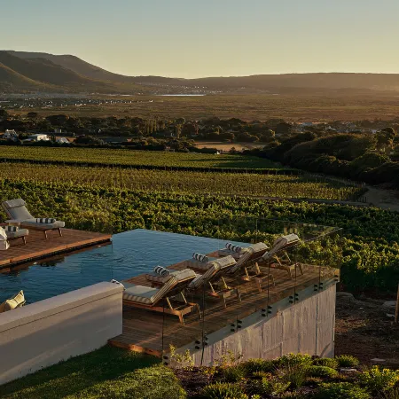 The Alexander Estate Owner Vineyard Villa Отели рядом с достопримечательностью «Торговый центр Longbeach»