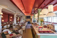 M Village Premier Hotel Xuan Huong Lakeside, a brand of Modern Village Lifestyle - Bar
