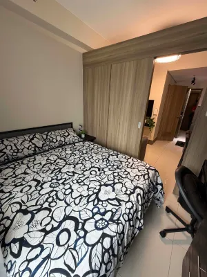Casa Luna Stays PH | Cozy Condo at Fame Residences | Mandaluyong City | Near EDSA & BGC - 4-Star