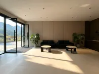 Zhishang Hotel (Yangshuo 20 Yuan Background Scenic Area) - Mountain view