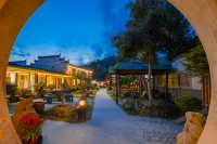 Xidi Ruiyuanfu Boutique Hostel