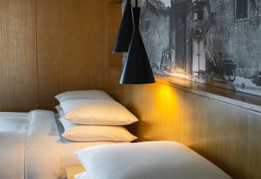 2. 르네상스 베이징..