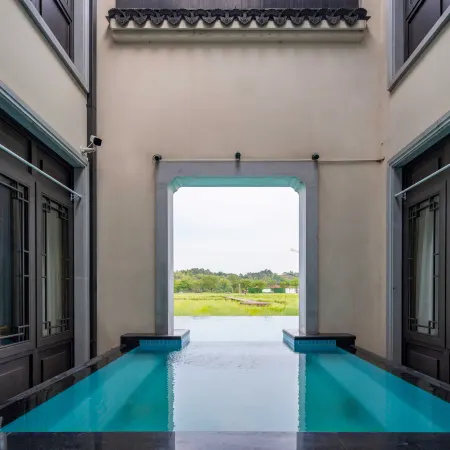 Joyful Lushi Hot Spring Resort