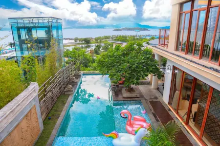 Huidong Xunliaowan Lanting Holiday Villa Отели рядом с достопримечательностью «Jinyintan Beach»