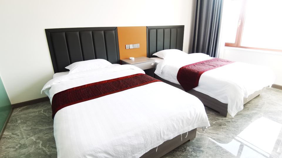 Jingbian Longxi Valley Hotel