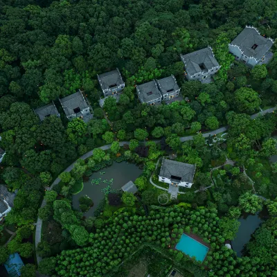 모간산 리산윈쥐 온천 리조트 더칭 현 중국어 병원 (건원 분원) 주변 호텔