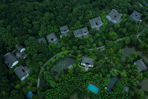Designed resort in Moganshan Lishanyunju