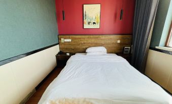 Xinyu Hotel (Shenqiu High-Speed Rail North Station)