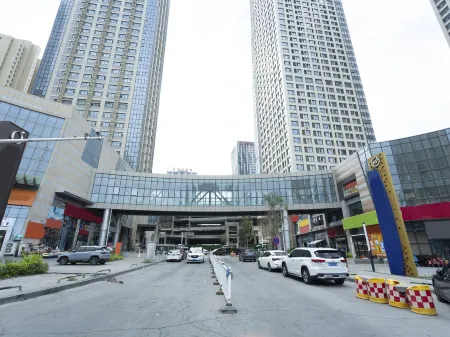 Xana Hotelle Hotel (Urumqi Railway Station Wanda Plaza) Отели рядом с достопримечательностью «S21 Desert Highway»