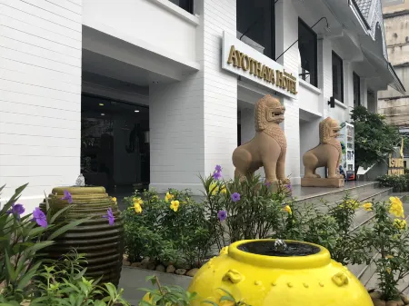 Ayothaya Hotel Отели рядом с достопримечательностью «Ват Яй Чай Монгхон»