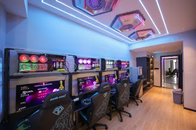 17 E-sports Hotel (University of Technology)
