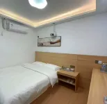 Xinzheng Banpoju Homestay (Henan Institute of Industry and Trade Shawo Li Subway Station) Hotel in zona Henan Institute of Engineering West Area