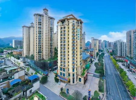 HanTing Hotel (Liupanshui People Square Fenghuang Avenue) Отели рядом со станцией Liupanshui Railway Station