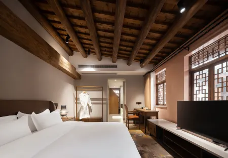 Chongqing YILU  (Jiefangbei Hongyadong  Store) Отели рядом с достопримечательностью «Chongqing University of Education»