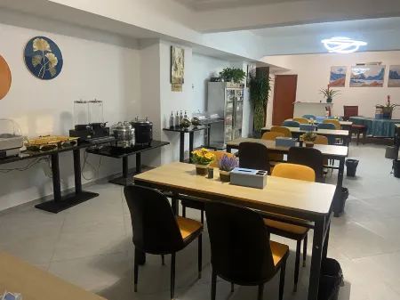 Wenchang New Year Hotel (Wenchang Middle School) Отели рядом с достопримечательностью «Coconut Grand View Garden»