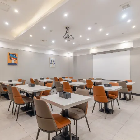 Manston Holiday Hotel (Zhongshan Road Pedestrian Street Wuhu High-Speed Railway Station)
