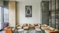 Fenghua Hotel (Guiyang Qingzhen Business College)