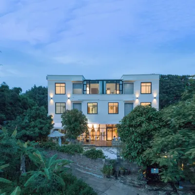 Yinzhuo life Meisu(Weizhou Islan Shell Beach store） Hotels near Catholic Church